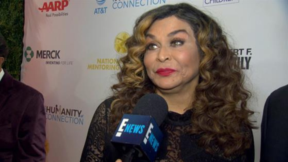Beyonce S Mom Tina Knowles Reacts To Singer S Savage Shout Out E Online